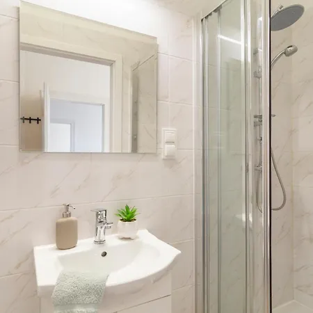 Apartment Alma In Cracow! 2 By The Gate To Old Town Krakau