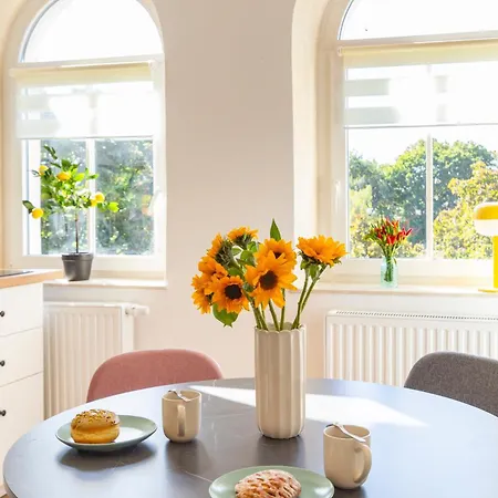 Alma In Cracow! 2 By The Gate To Old Town