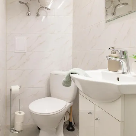 Apartamento Alma In Cracow! 2 By The Gate To Old Town